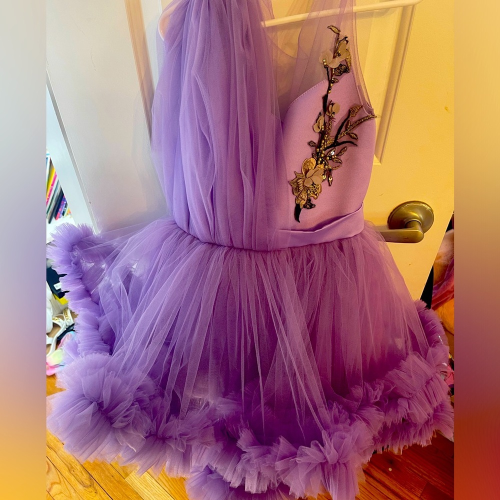 Beautiful, never before worn formal or special occasion girls dress with tulle.